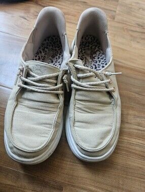 Skechers WoMen's Tan Canvas Boat Shoes with White Sole Size 8